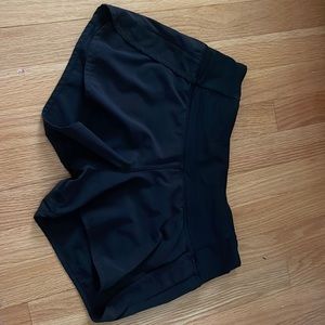 Lululemon black size 4 short